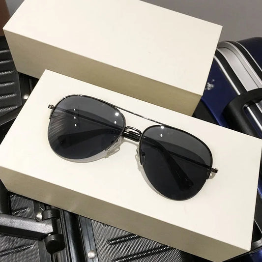 ÓCULOS DE SOL FEMININO COM LENTES POLARIZADAS